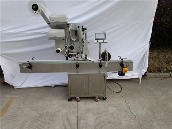 Αυτόματο αυτοκόλλητο αεροπλάνο ετικέτα μηχάνημα για επίπεδη φιάλη