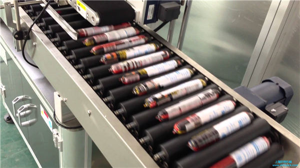 Αυτόματο μηχάνημα ετικετών αλλαντικών με τροφοδότη